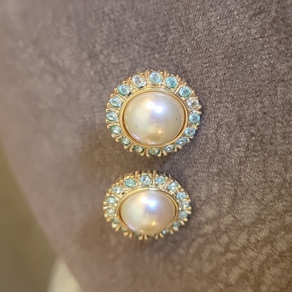 VTG ROMAN Baby Blue Rhinestone Halo Pearlesque Bridal Post Earrings - Picture 3 of 5